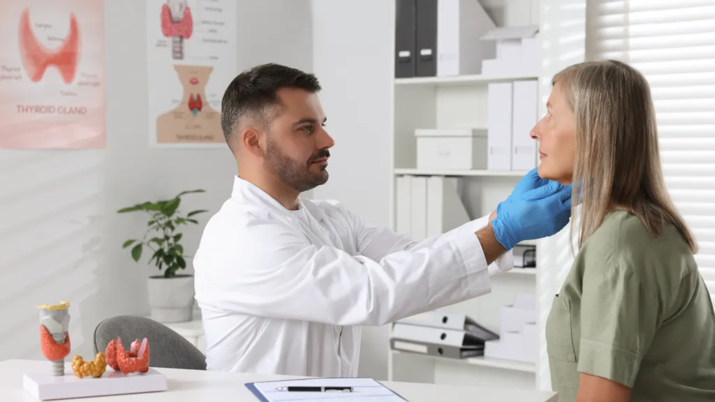 De fleste med lavt stoffskifte må ta medisiner gjennom hele livet og jevnlige kontroller er nødvendig.
